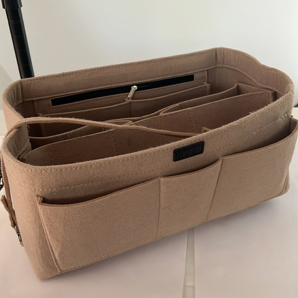 GG Supreme Monogram Flora Web Large Ophidia Red Leather Tote w/Pouch and Divider - Picture 14 of 16